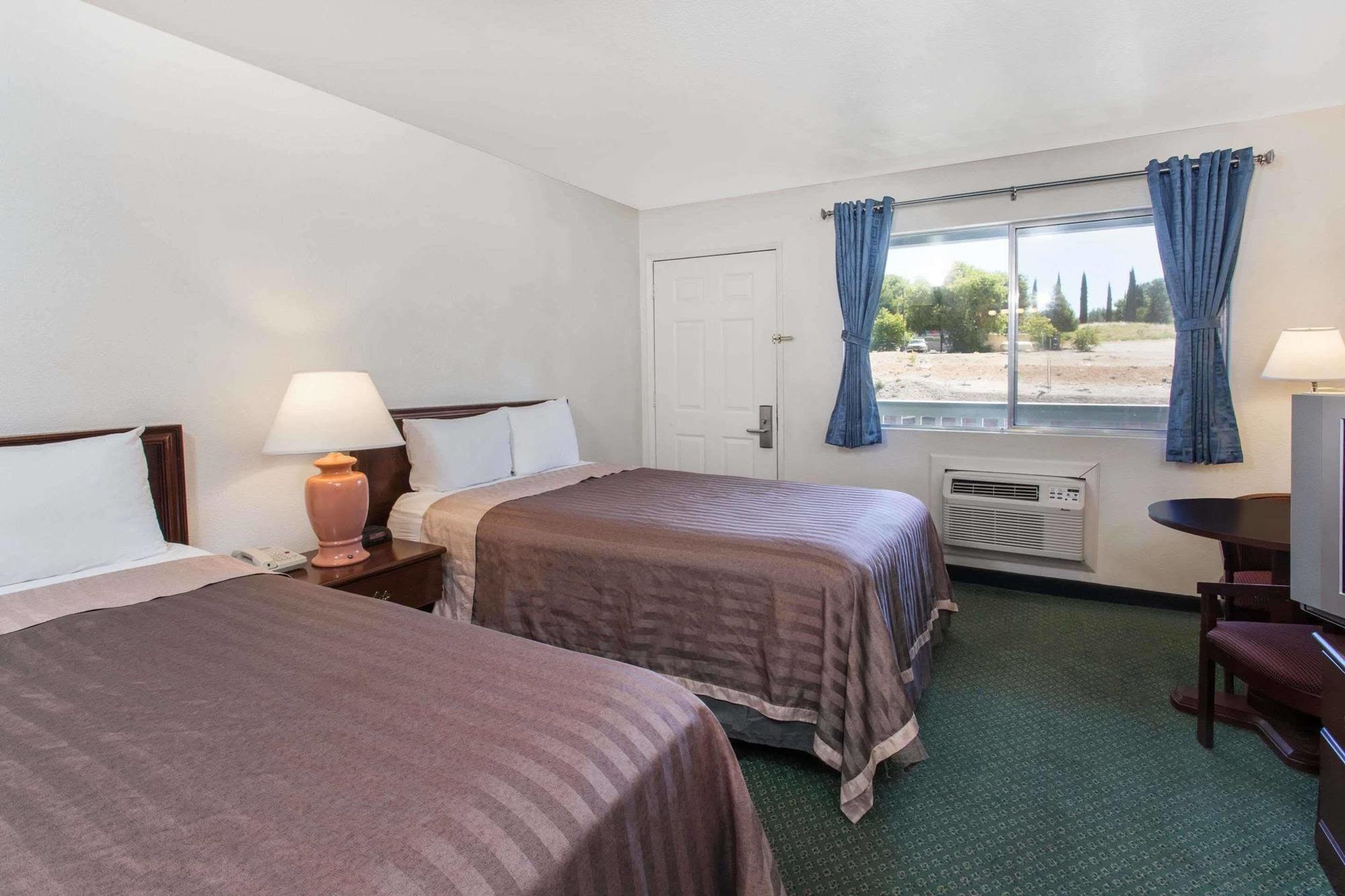 Travelodge By Wyndham קלירלייק מראה חיצוני תמונה