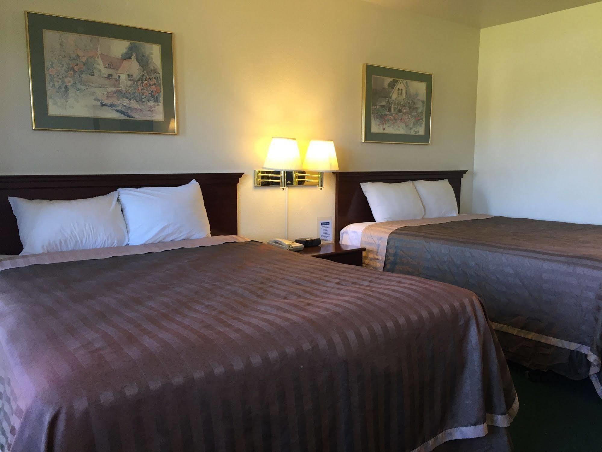 Travelodge By Wyndham קלירלייק מראה חיצוני תמונה