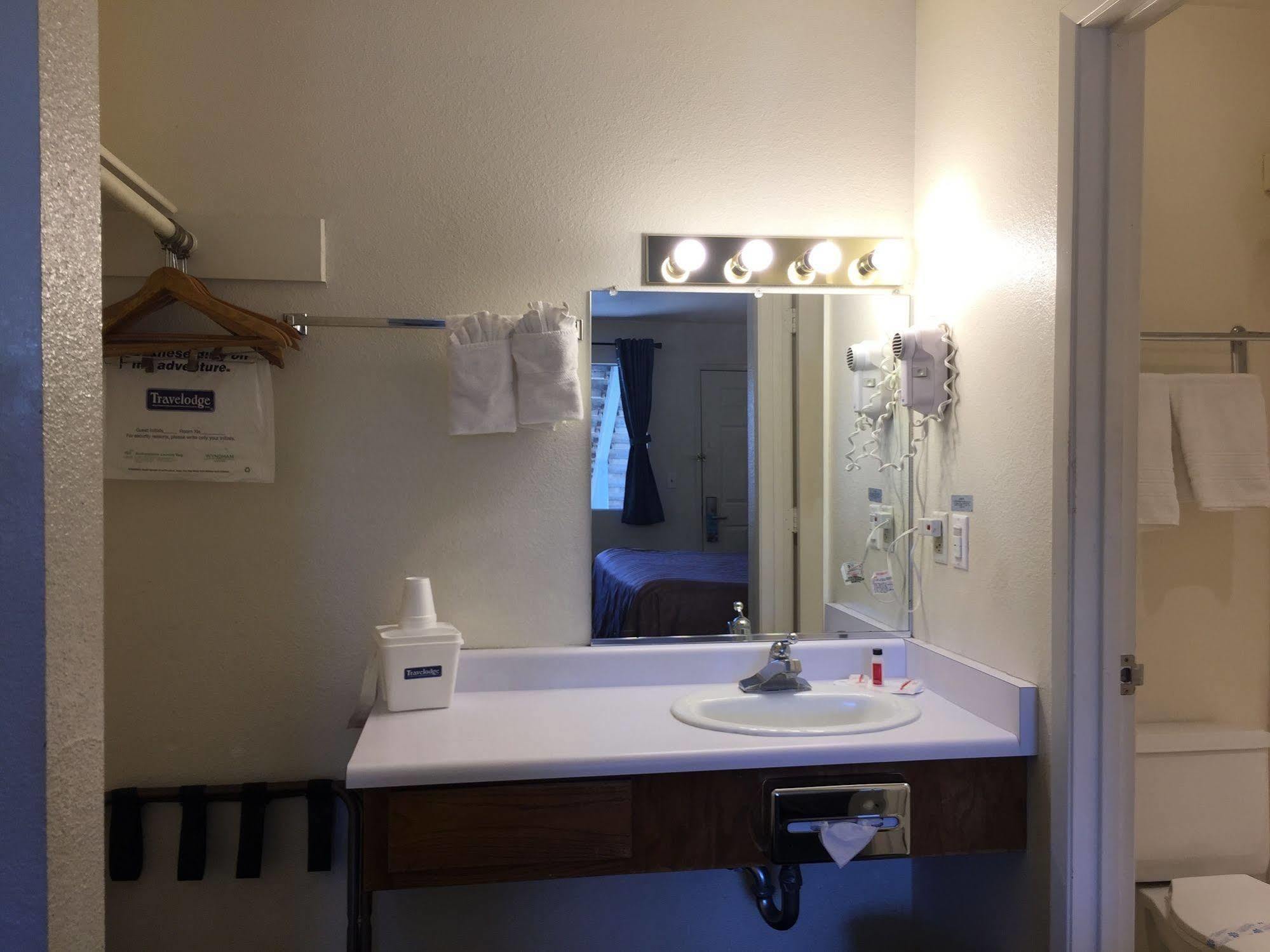 Travelodge By Wyndham קלירלייק מראה חיצוני תמונה