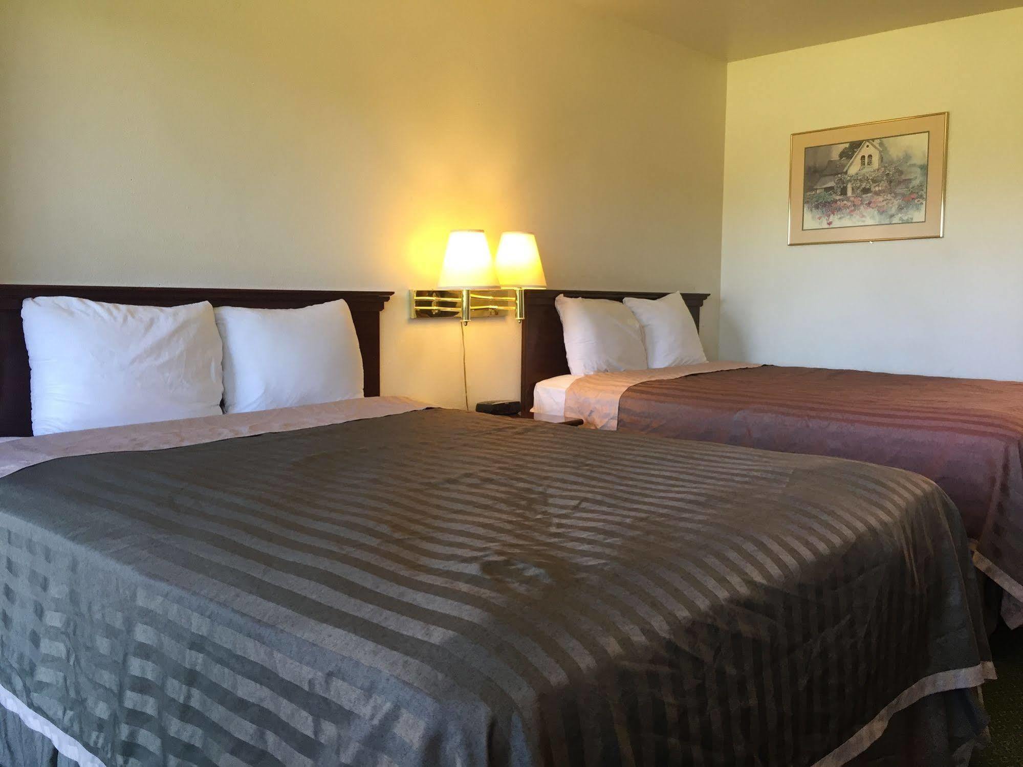 Travelodge By Wyndham קלירלייק מראה חיצוני תמונה