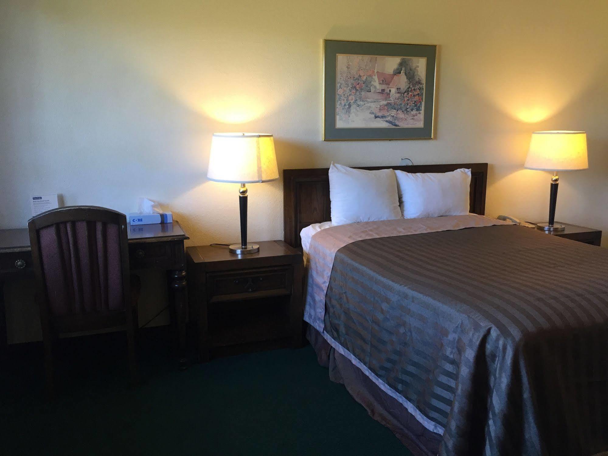Travelodge By Wyndham קלירלייק מראה חיצוני תמונה